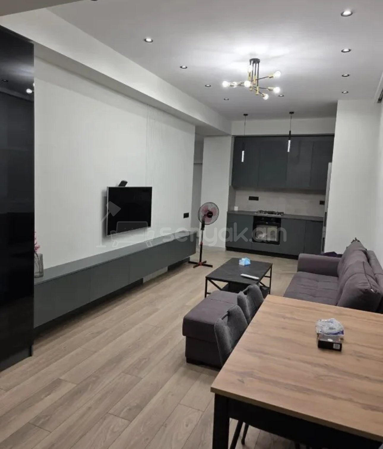 3 Սենյականոց Բնակարան, 80քմ, 5/13 հարկ, Դիզայներական Վերանորոգված, Կահավորված, Արևկող