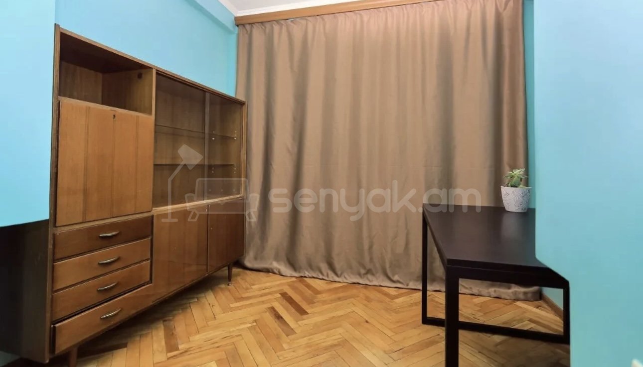 2 Սենյականոց Բնակարան Քարե Շենքում, 55քմ, 4/4 հարկ, Դիզայներական Վերանորոգված, Կահավորված, Արևկող