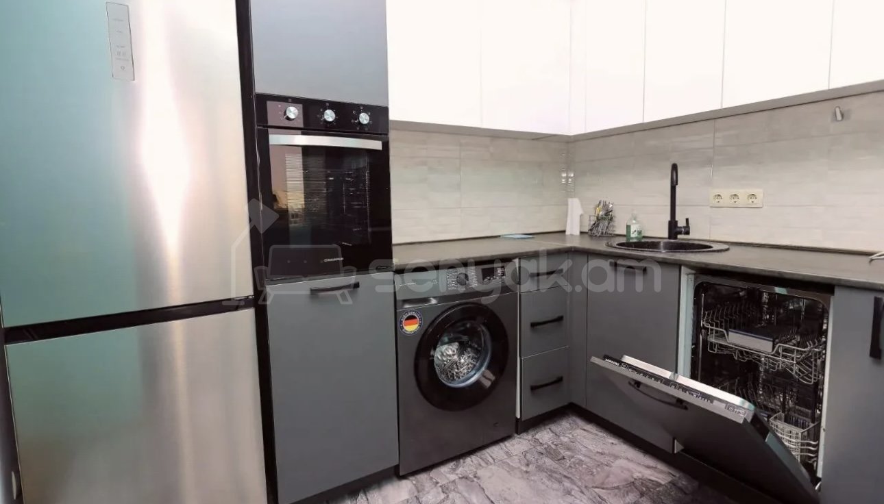 2 Սենյականոց Բնակարան Քարե Շենքում, 55քմ, 4/4 հարկ, Դիզայներական Վերանորոգված, Կահավորված, Արևկող