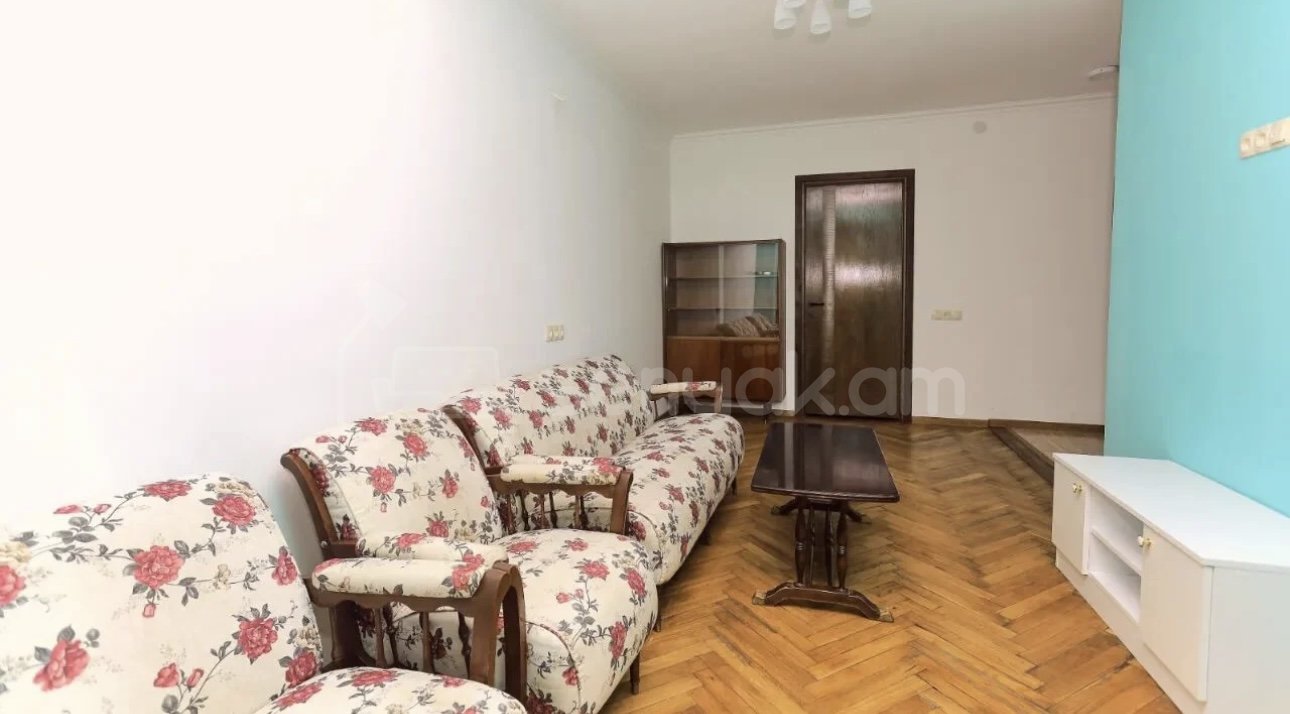 2 Սենյականոց Բնակարան Քարե Շենքում, 55քմ, 4/4 հարկ, Դիզայներական Վերանորոգված, Կահավորված, Արևկող