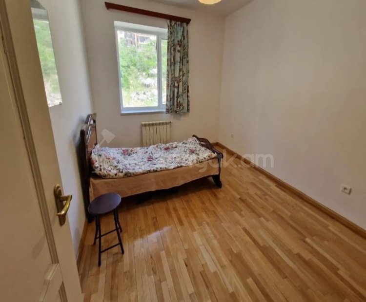 4 Սենյականոց Բնակարան Նորակառույցում, 138քմ, 2/3 հարկ, Կոսմետիկ Վերանորոգված, Կահավորված, Արևկող