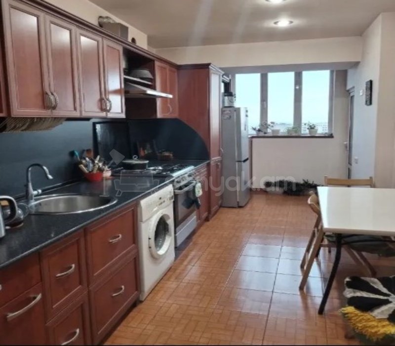 3 Սենյականոց Բնակարան, 76քմ, 8/9 հարկ, Կոսմետիկ Վերանորոգված