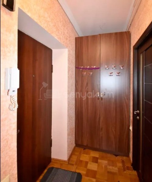 1 Սենյականոց Բնակարան Քարե Շենքում, 40քմ, 4/5 հարկ, Կապիտալ Վերանորոգված, Կահավորված, Արևկող