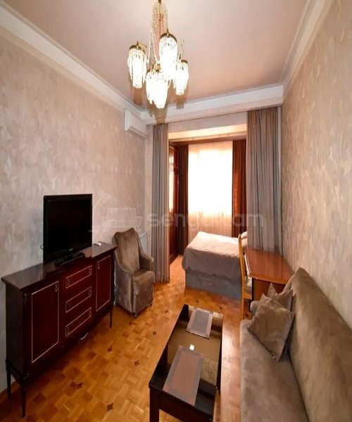 1 Սենյականոց Բնակարան Քարե Շենքում, 40քմ, 4/5 հարկ, Կապիտալ Վերանորոգված, Կահավորված, Արևկող