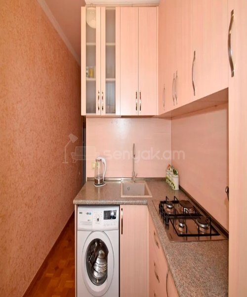 1 Սենյականոց Բնակարան Քարե Շենքում, 40քմ, 4/5 հարկ, Կապիտալ Վերանորոգված, Կահավորված, Արևկող