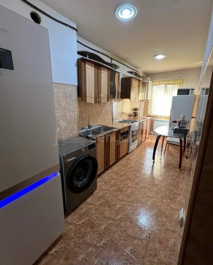 3 Սենյականոց Բնակարան, 74քմ, 8/9 հարկ, Կապիտալ Վերանորոգված