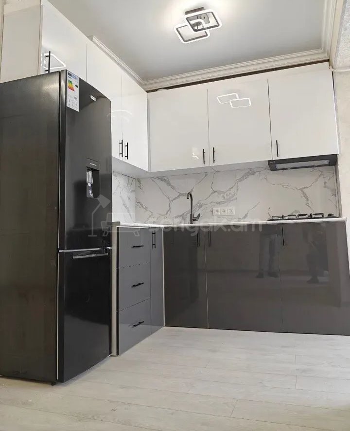 2 Սենյականոց Բնակարան Քարե Շենքում, 64քմ, 5/5 հարկ, Կապիտալ Վերանորոգված