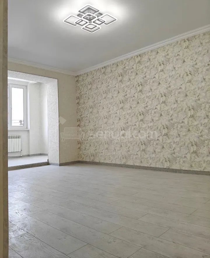 2 Սենյականոց Բնակարան Քարե Շենքում, 64քմ, 5/5 հարկ, Կապիտալ Վերանորոգված