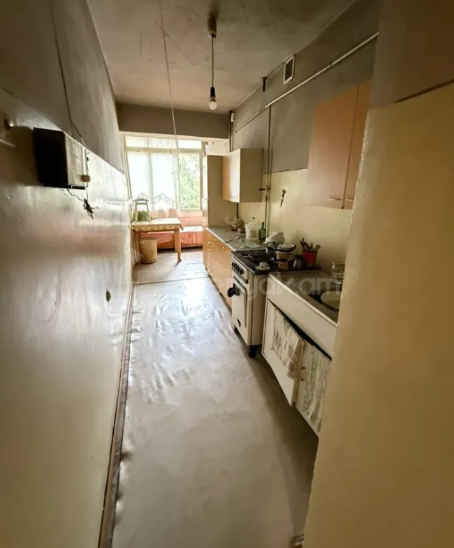 3 Սենյականոց Բնակարան Քարե Շենքում, 79քմ, 2/5 հարկ, Պետական Վիճակում