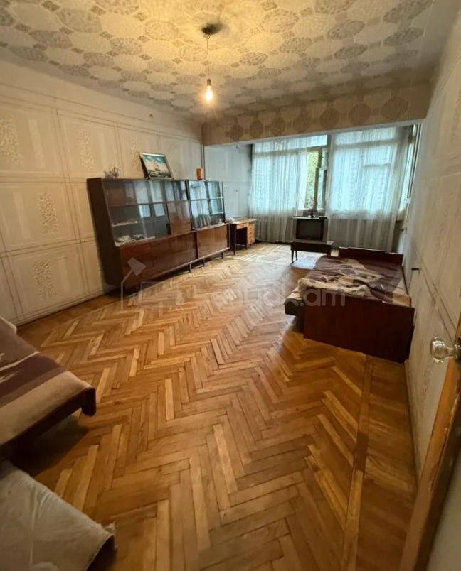 3 Սենյականոց Բնակարան Քարե Շենքում, 79քմ, 2/5 հարկ, Պետական Վիճակում