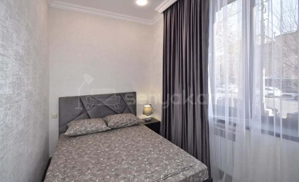 2 Սենյականոց Բնակարան Քարե Շենքում, 39քմ, 2/5 հարկ, Կապիտալ Վերանորոգված