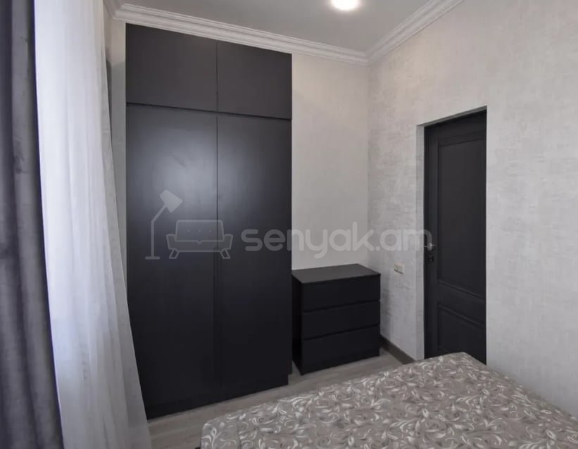 2 Սենյականոց Բնակարան Քարե Շենքում, 39քմ, 2/5 հարկ, Կապիտալ Վերանորոգված