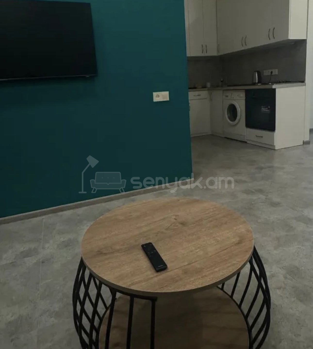 1 Սենյականոց Բնակարան Քարե Շենքում, 40քմ, 3/8 հարկ, Դիզայներական Վերանորոգված, Կահավորված