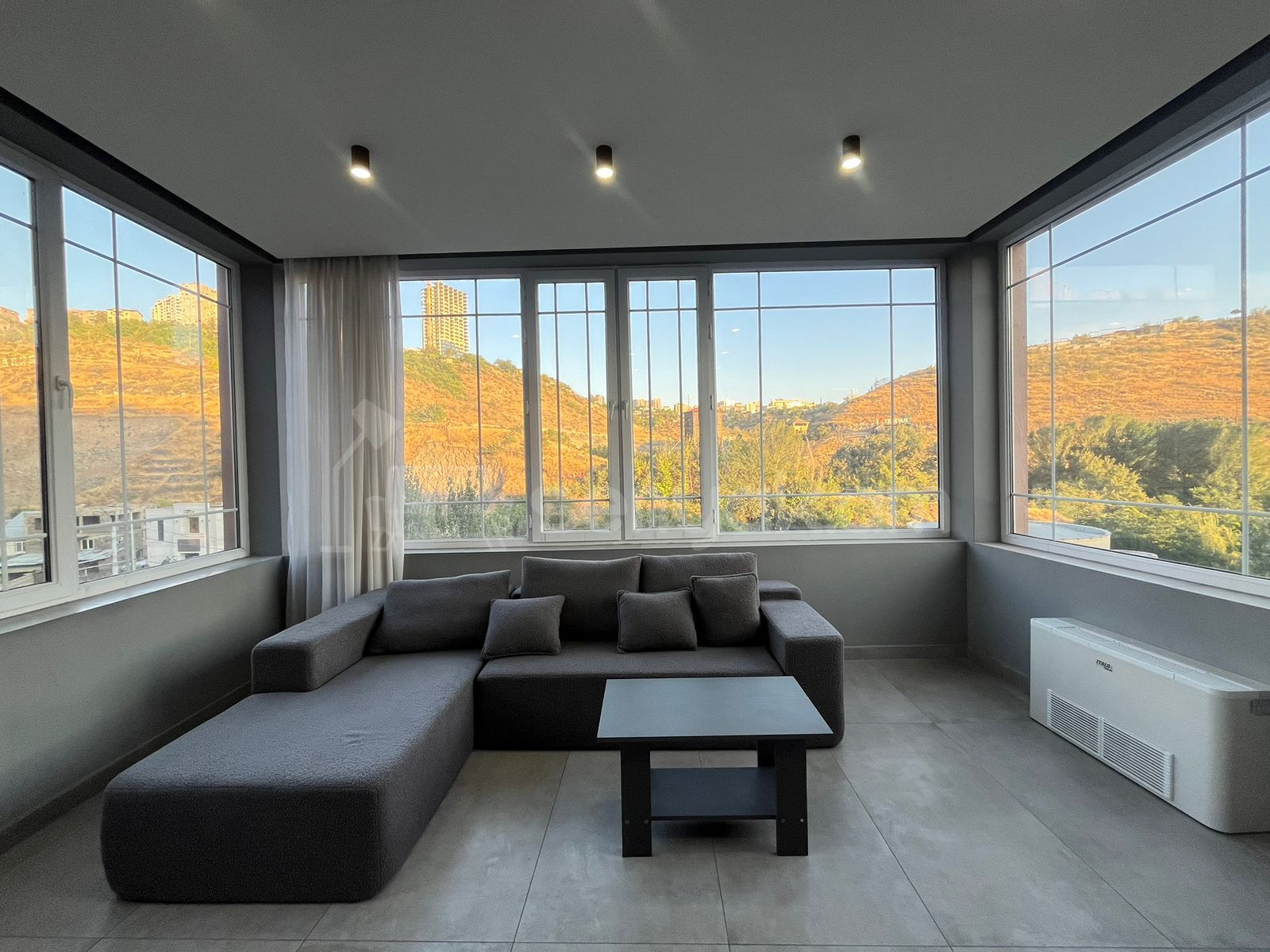 4 Սենյականոց Սեփական Տուն, 180քմ, Դիզայներական Վերանորոգված, Կահավորված