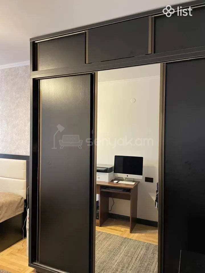 3 Սենյականոց Բնակարան Քարե Շենքում, 93քմ, 5/5 հարկ, Կապիտալ Վերանորոգված