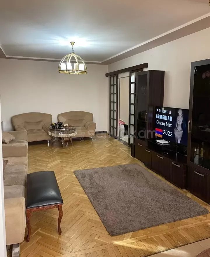 3 Սենյականոց Բնակարան Քարե Շենքում, 93քմ, 5/5 հարկ, Կապիտալ Վերանորոգված