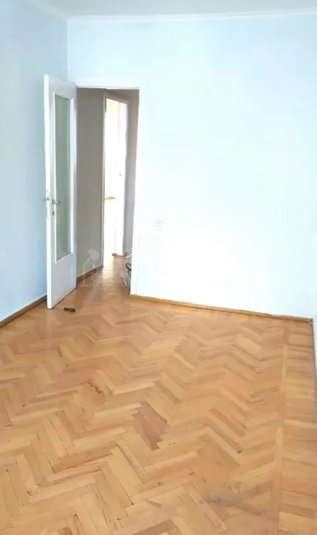 2 Սենյականոց Բնակարան Քարե Շենքում, 62քմ, 4/4 հարկ, Կապիտալ Վերանորոգված, Մասամբ Կահավորված