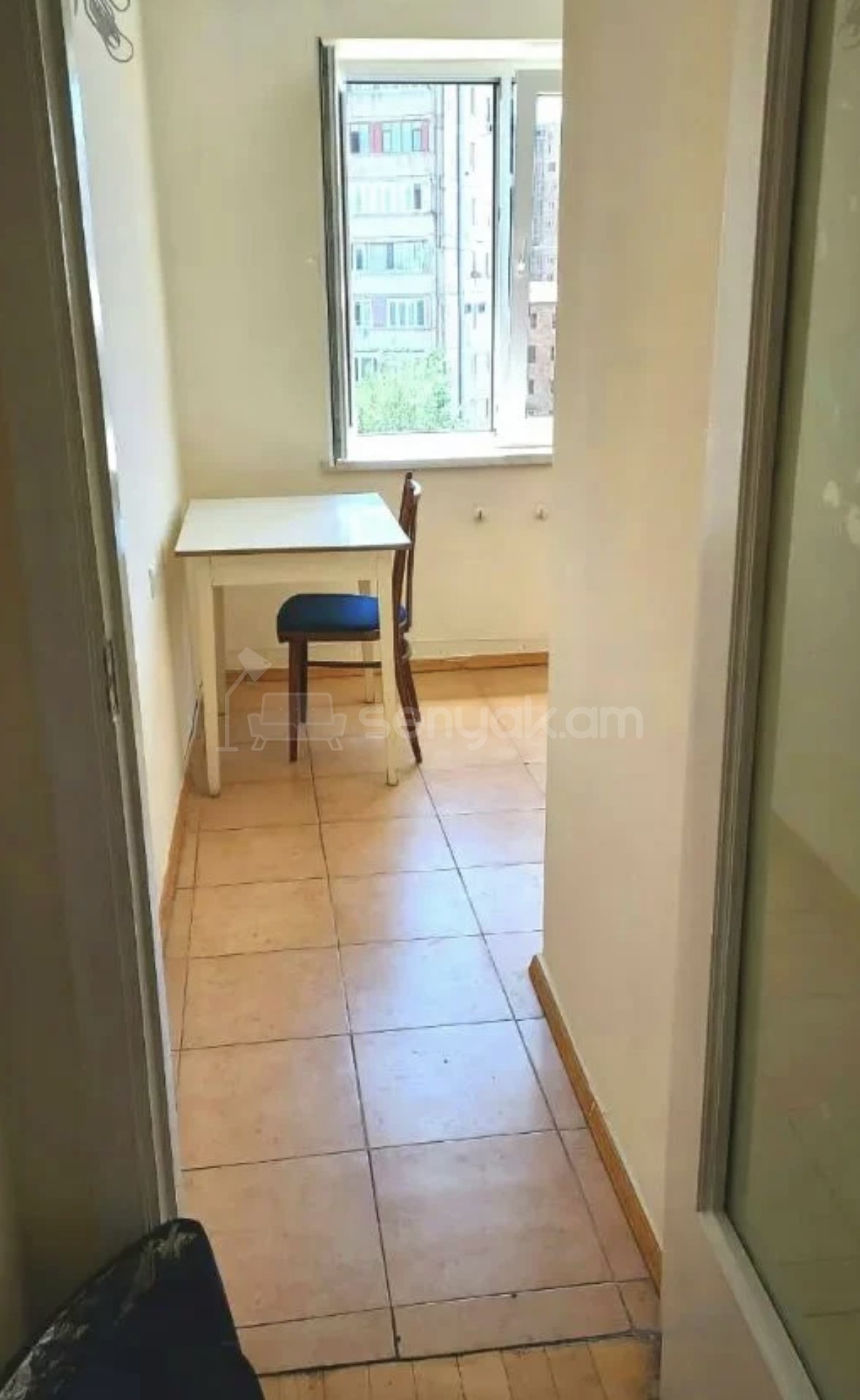 2 Սենյականոց Բնակարան Քարե Շենքում, 62քմ, 4/4 հարկ, Կապիտալ Վերանորոգված, Մասամբ Կահավորված