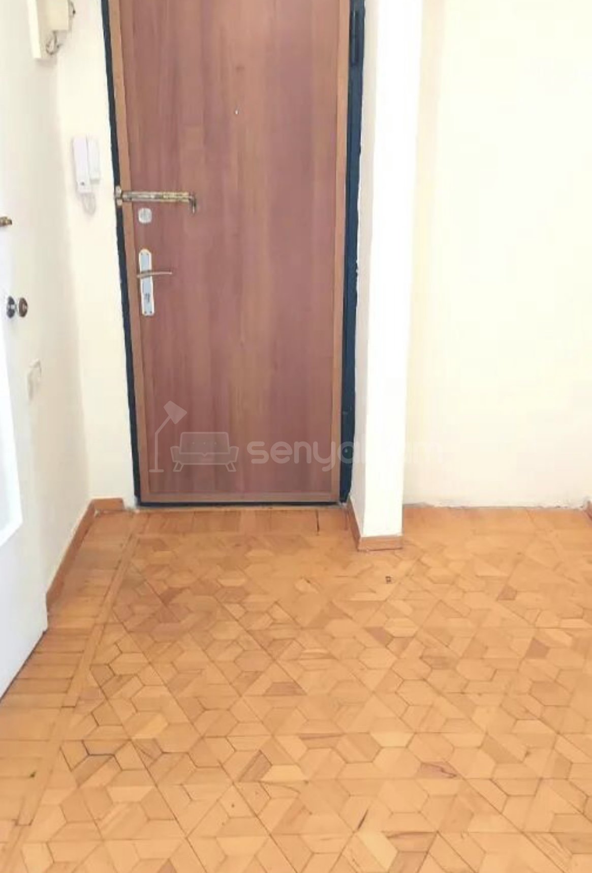 2 Սենյականոց Բնակարան Քարե Շենքում, 62քմ, 4/4 հարկ, Կապիտալ Վերանորոգված, Մասամբ Կահավորված