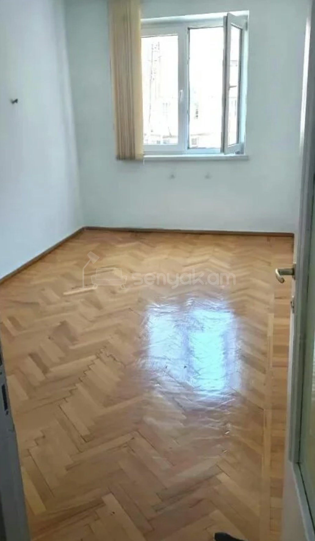 2 Սենյականոց Բնակարան Քարե Շենքում, 62քմ, 4/4 հարկ, Կապիտալ Վերանորոգված, Մասամբ Կահավորված