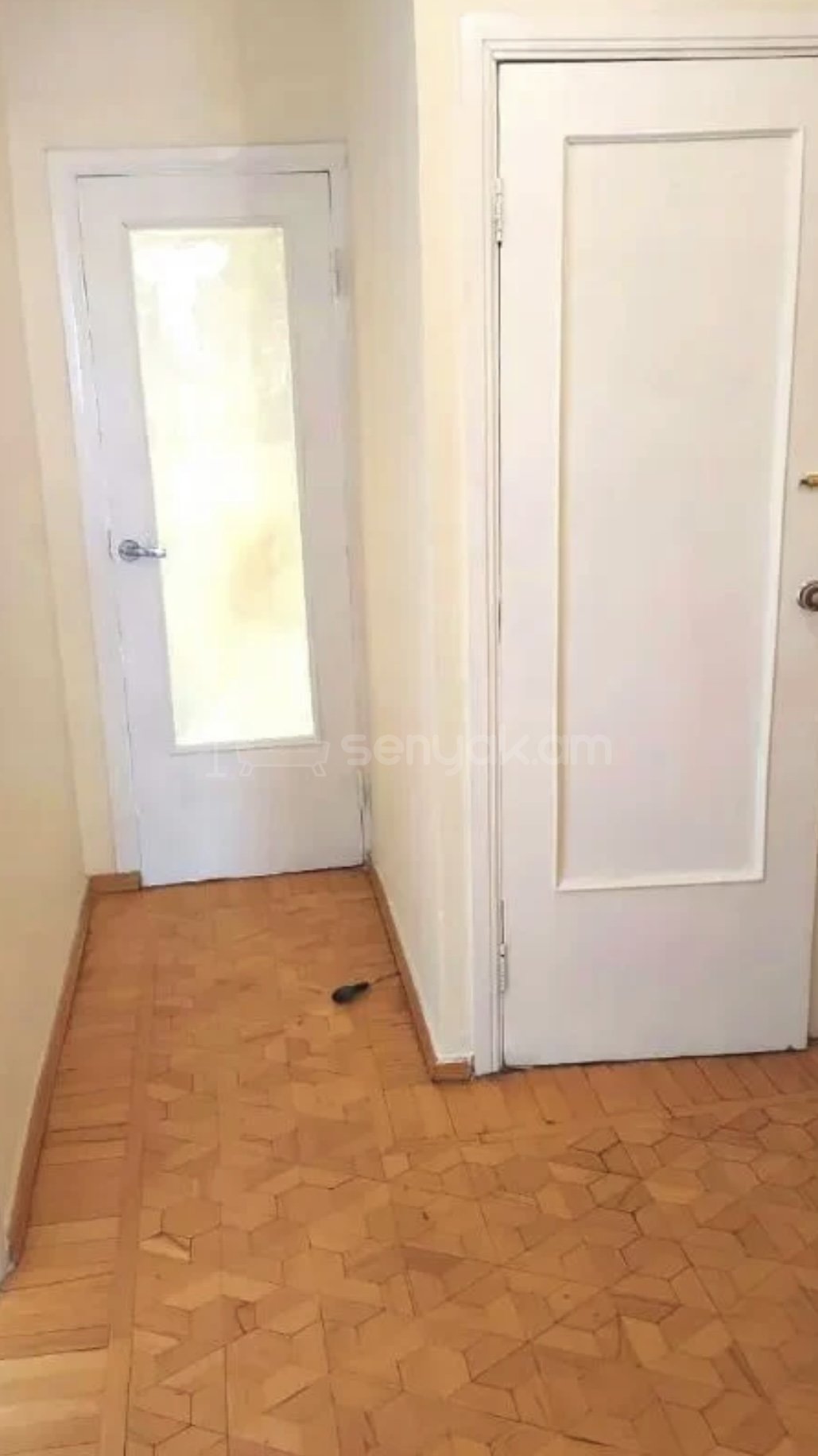 2 Սենյականոց Բնակարան Քարե Շենքում, 62քմ, 4/4 հարկ, Կապիտալ Վերանորոգված, Մասամբ Կահավորված