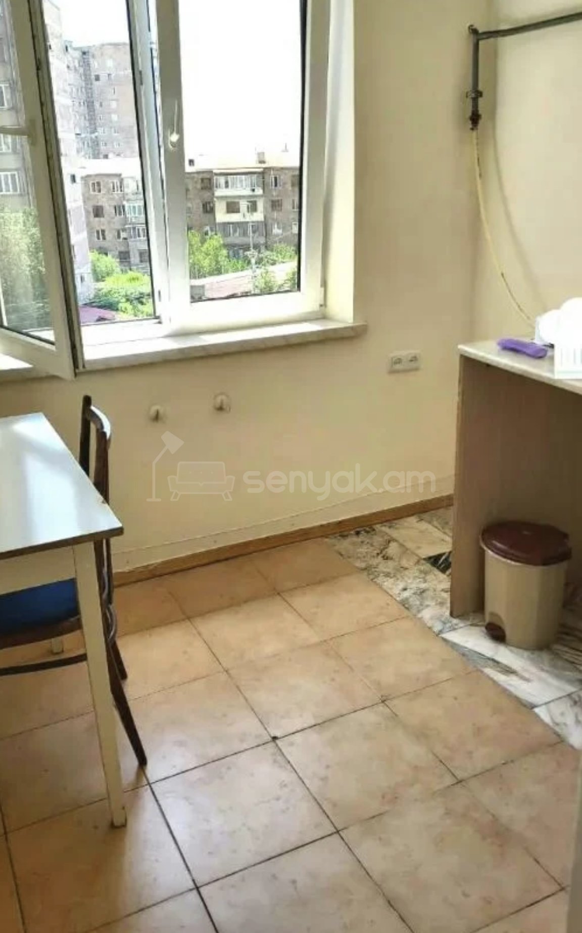 2 Սենյականոց Բնակարան Քարե Շենքում, 62քմ, 4/4 հարկ, Կապիտալ Վերանորոգված, Մասամբ Կահավորված