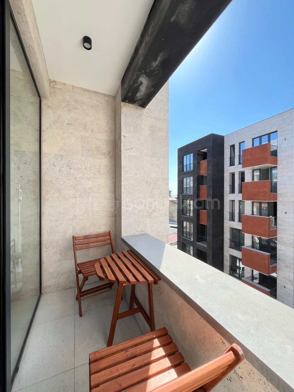 2 Սենյականոց Բնակարան Քարե Շենքում, 60քմ, 4/5 հարկ, Կապիտալ Վերանորոգված, Կահավորված, Արևկող