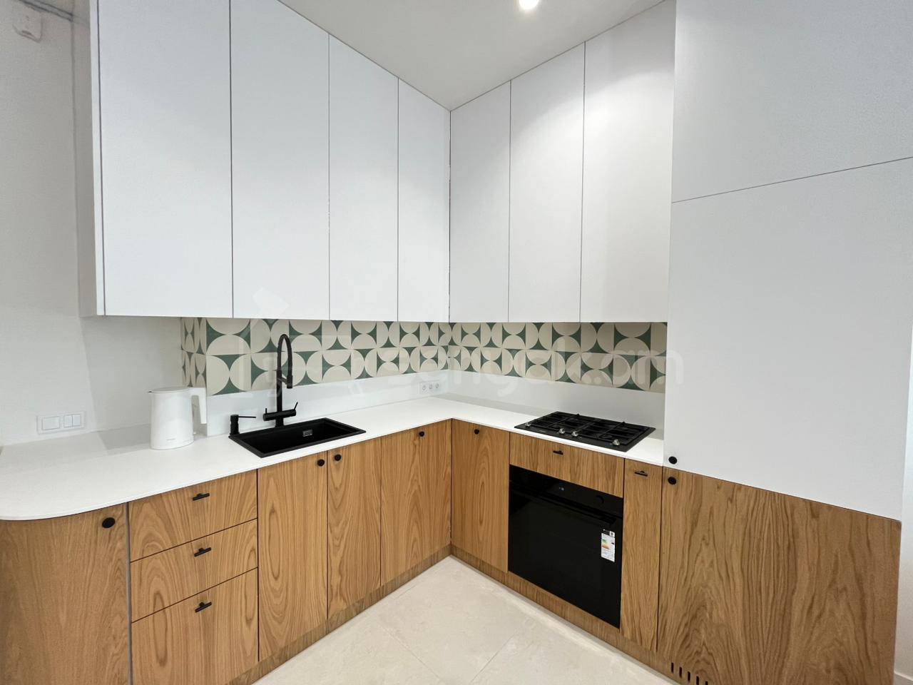 2 Սենյականոց Բնակարան Քարե Շենքում, 60քմ, 4/5 հարկ, Կապիտալ Վերանորոգված, Կահավորված, Արևկող