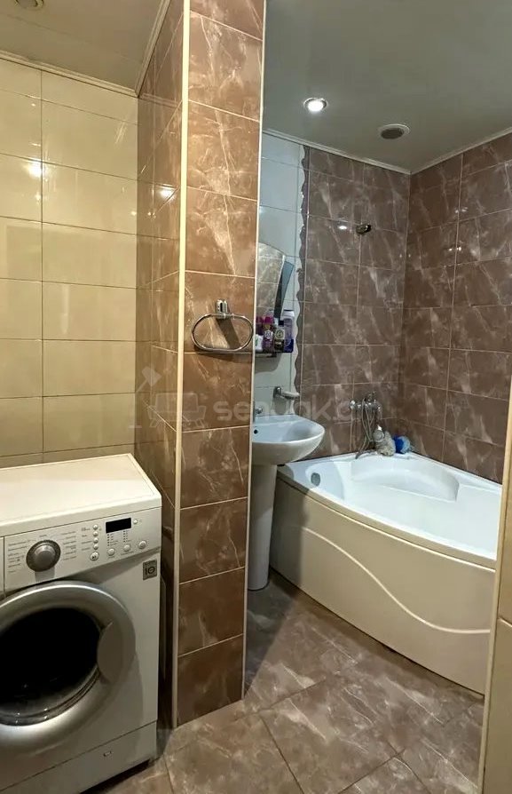 4 Սենյականոց Բնակարան, 95քմ, 4/9 հարկ, Կապիտալ Վերանորոգված