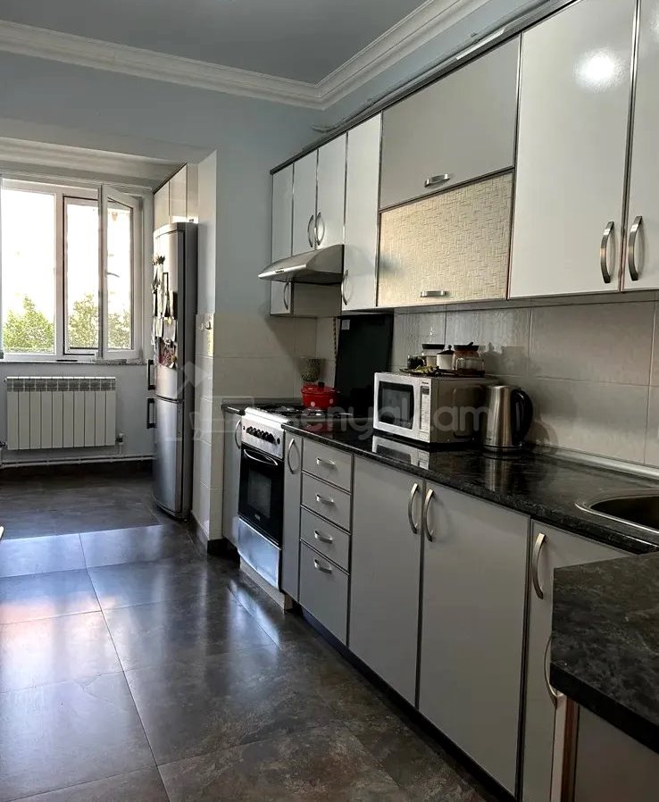 4 Սենյականոց Բնակարան, 95քմ, 4/9 հարկ, Կապիտալ Վերանորոգված