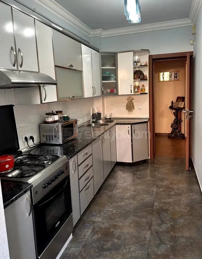 4 Սենյականոց Բնակարան, 95քմ, 4/9 հարկ, Կապիտալ Վերանորոգված