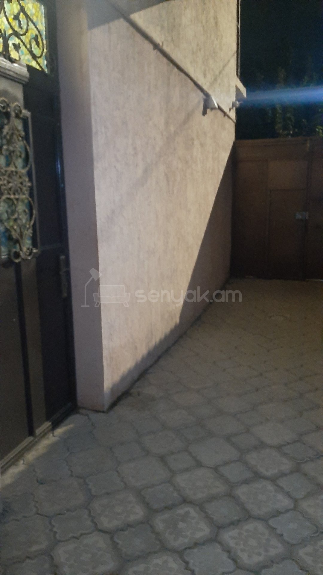 3 Սենյականոց Բնակարան Քարե Շենքում, 85քմ, 2/2 հարկ, Կապիտալ Վերանորոգված, Կահավորված, Արևկող