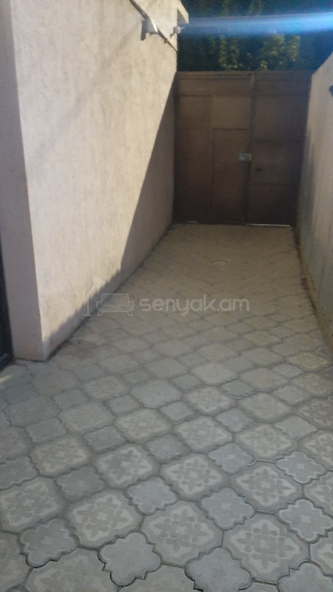 3 Սենյականոց Բնակարան Քարե Շենքում, 85քմ, 2/2 հարկ, Կապիտալ Վերանորոգված, Կահավորված, Արևկող