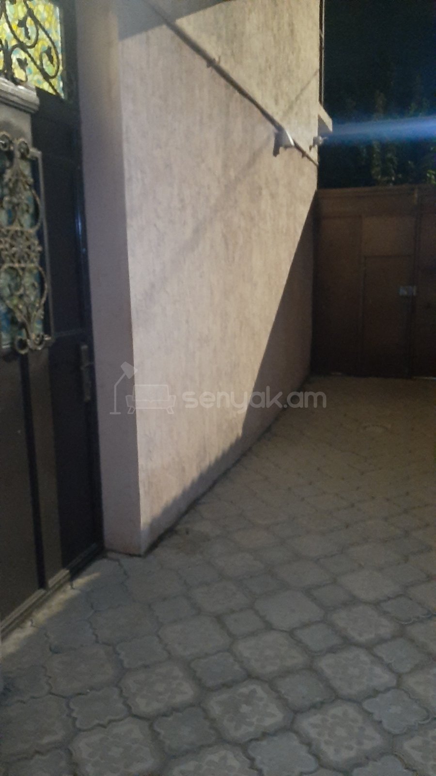 3 Սենյականոց Բնակարան Քարե Շենքում, 85քմ, 2/2 հարկ, Կապիտալ Վերանորոգված, Կահավորված, Արևկող