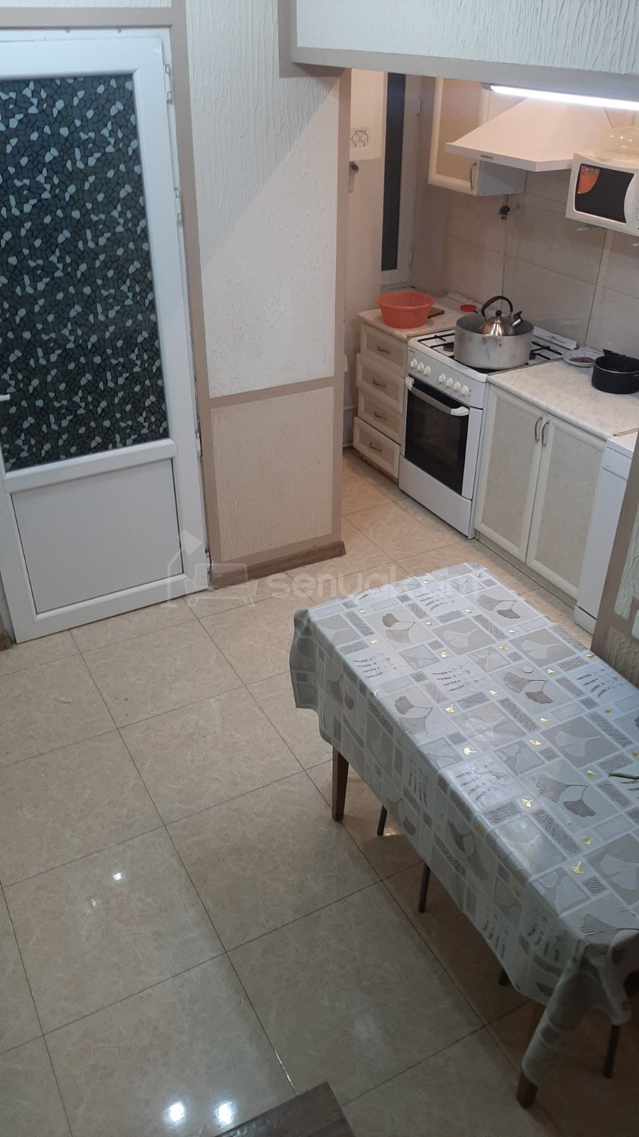 3 Սենյականոց Բնակարան Քարե Շենքում, 85քմ, 2/2 հարկ, Կապիտալ Վերանորոգված, Կահավորված, Արևկող