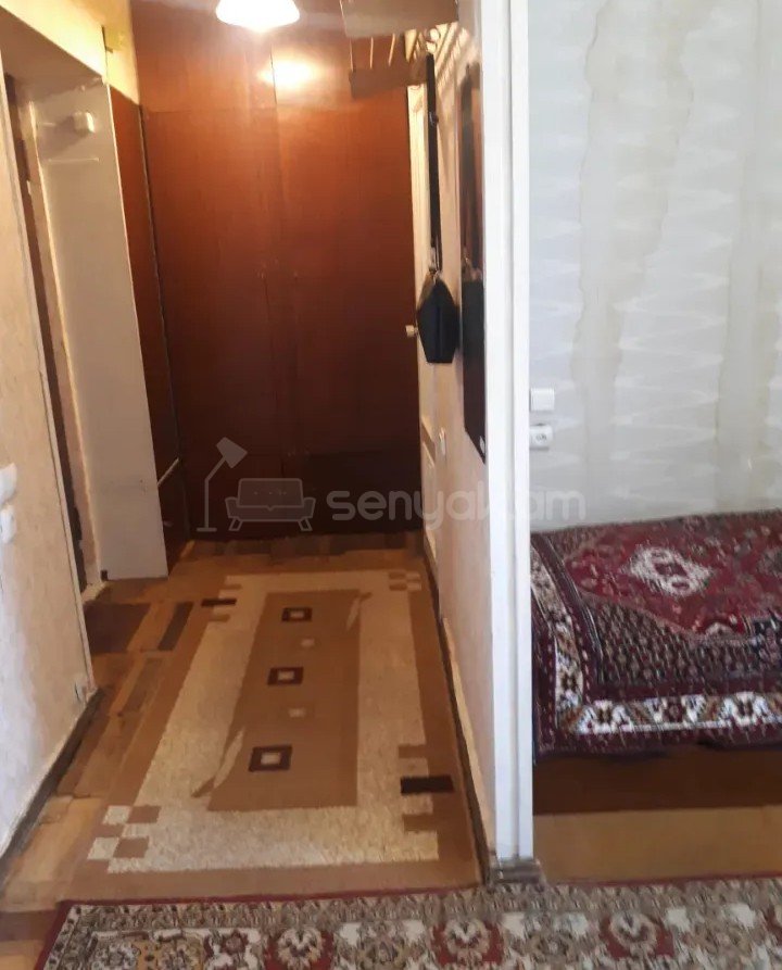 1 Սենյականոց Բնակարան Քարե Շենքում, 33քմ, 2/5 հարկ, Պետական Վիճակում, Կահավորված