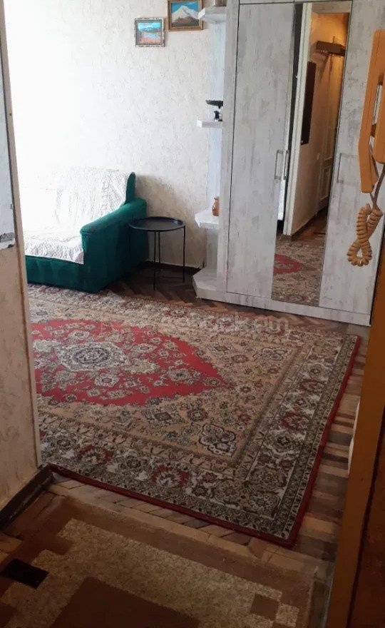 1 Սենյականոց Բնակարան Քարե Շենքում, 33քմ, 2/5 հարկ, Պետական Վիճակում, Կահավորված