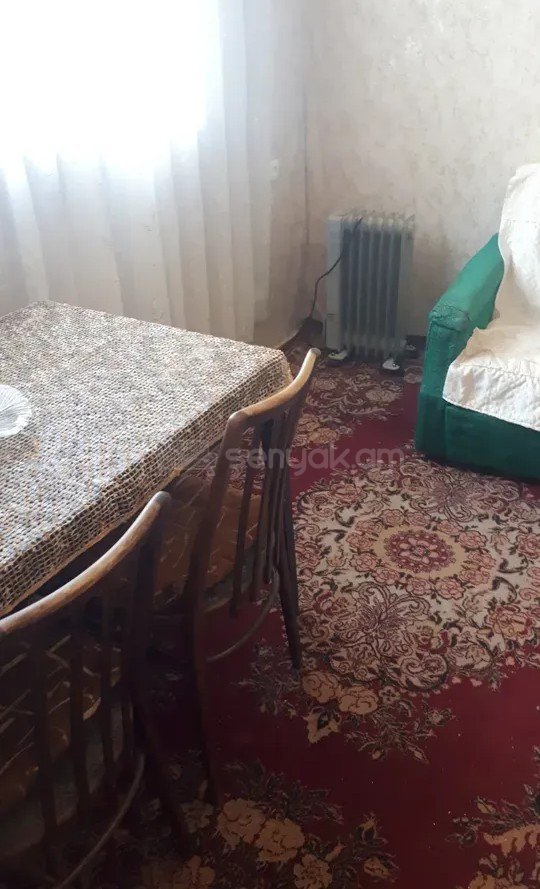 1 Սենյականոց Բնակարան Քարե Շենքում, 33քմ, 2/5 հարկ, Պետական Վիճակում, Կահավորված