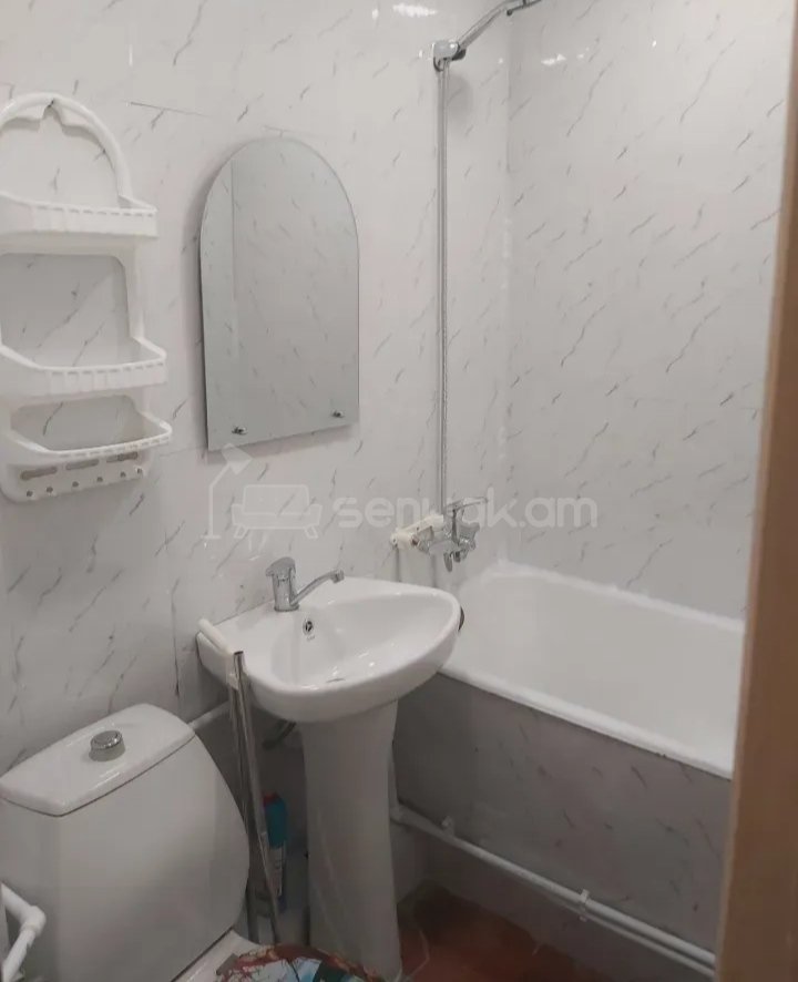 1 Սենյականոց Բնակարան Քարե Շենքում, 50քմ, 9/9 հարկ, Կապիտալ Վերանորոգված, Կահավորված