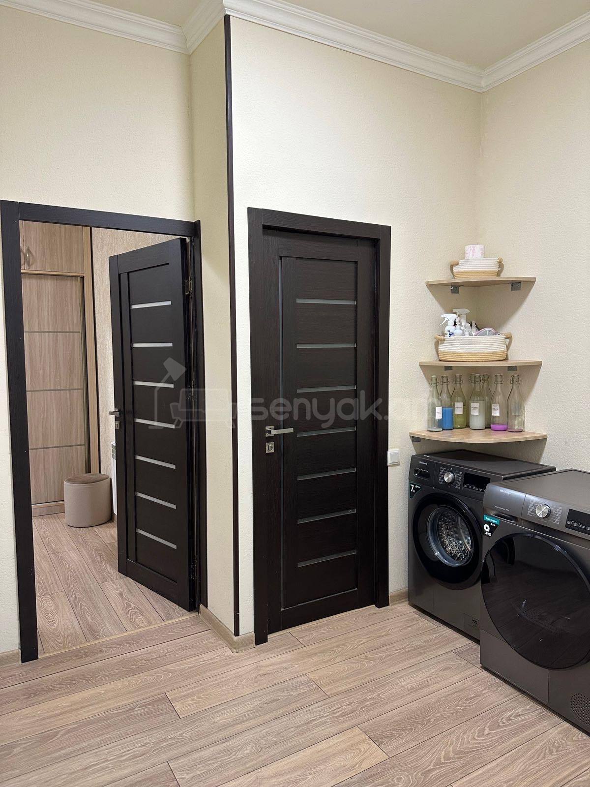 3 Սենյականոց Բնակարան Նորակառույց Քարե Շենքում, 67քմ, 1/1 հարկ, Կապիտալ Վերանորոգված