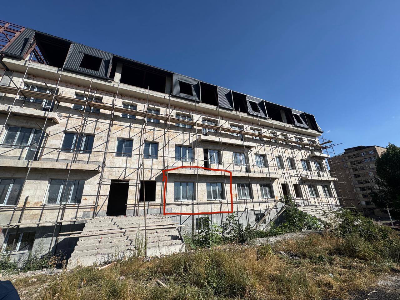 4 Սենյականոց Բնակարան Նորակառույցում, 109քմ, 1/3 հարկ, Կապիտալ Վերանորոգված