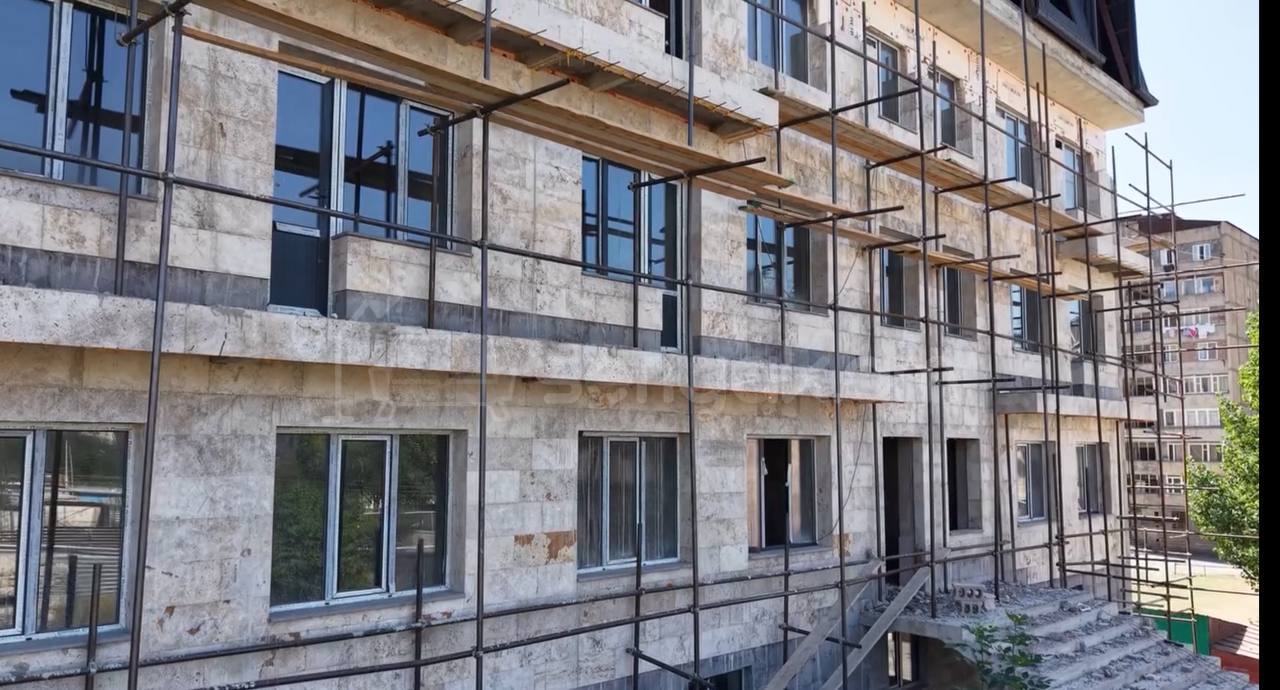 4 Սենյականոց Բնակարան Նորակառույցում, 109քմ, 1/3 հարկ, Կապիտալ Վերանորոգված