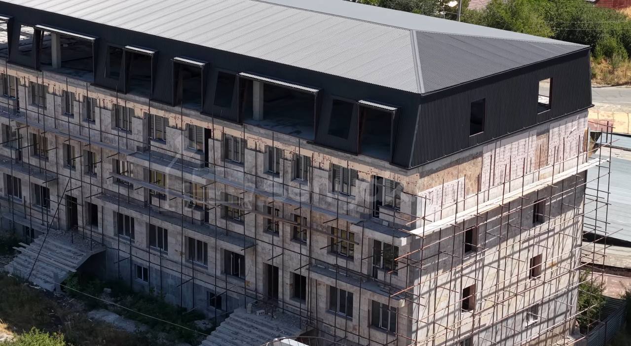 4 Սենյականոց Բնակարան Նորակառույցում, 109քմ, 1/3 հարկ, Կապիտալ Վերանորոգված