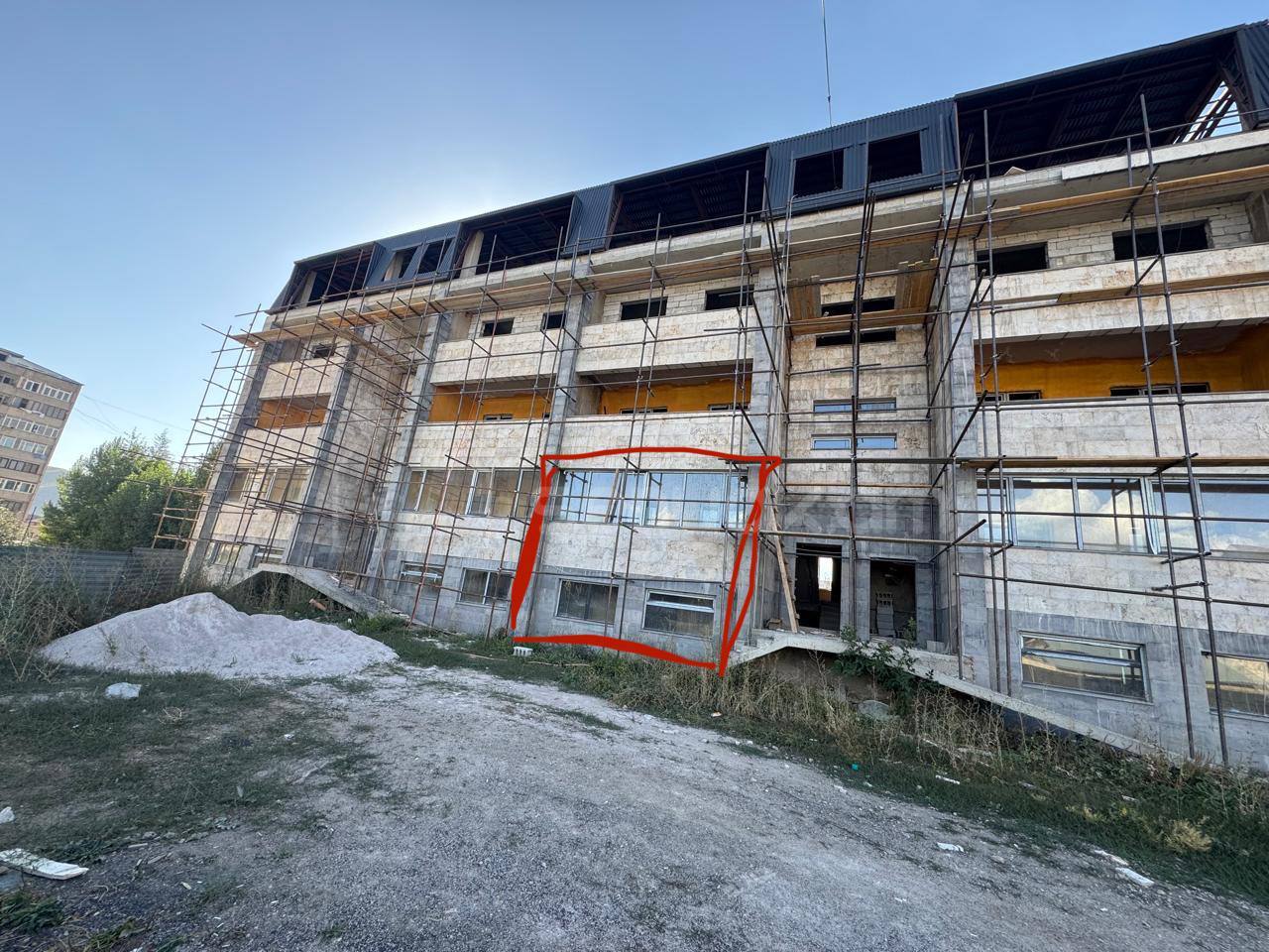 4 Սենյականոց Բնակարան Նորակառույցում, 109քմ, 1/3 հարկ, Կապիտալ Վերանորոգված