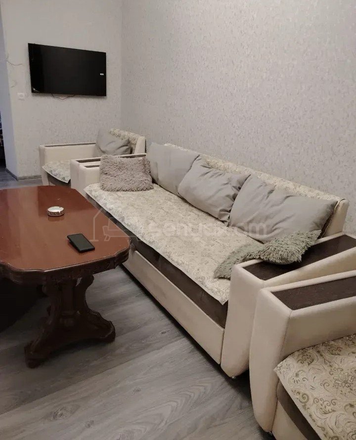 1 Սենյականոց Բնակարան Քարե Շենքում, 45քմ, 2/5 հարկ, Կապիտալ Վերանորոգված, Կահավորված