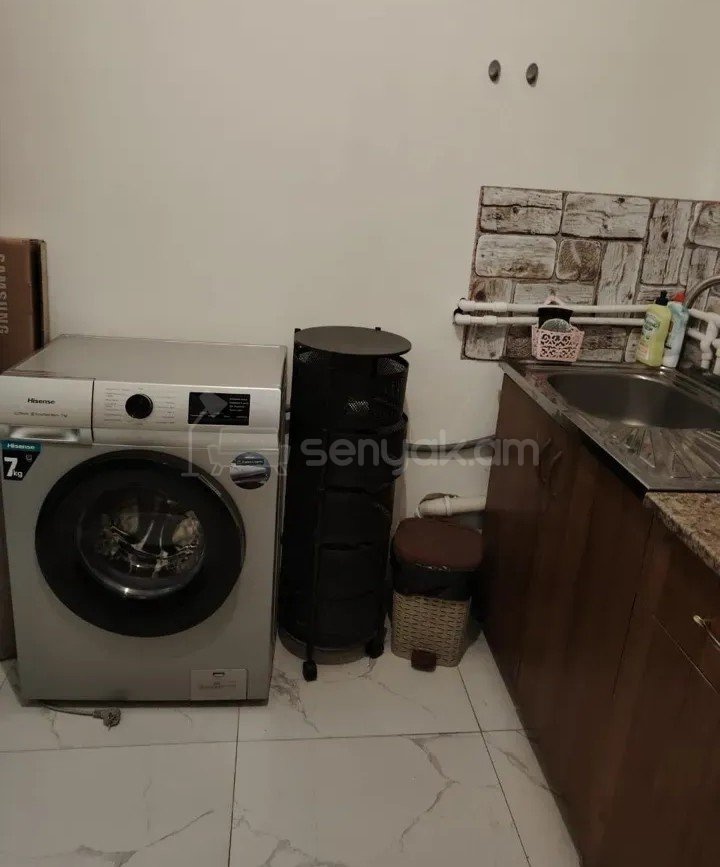 1 Սենյականոց Բնակարան Քարե Շենքում, 45քմ, 2/5 հարկ, Կապիտալ Վերանորոգված, Կահավորված