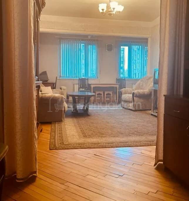 2 Սենյականոց Բնակարան Քարե Շենքում, 67քմ, 2/5 հարկ, Նորմալ Վիճակում