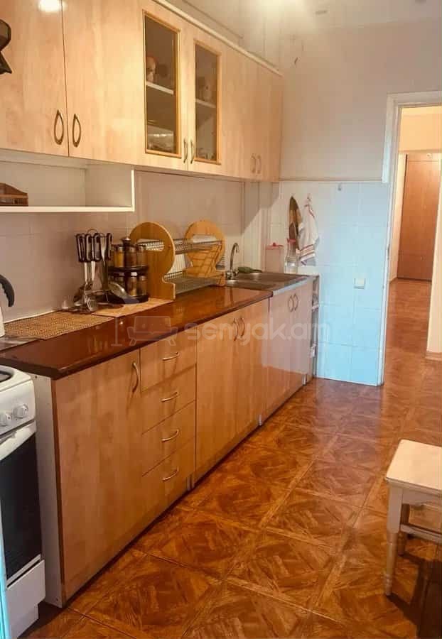 2 Սենյականոց Բնակարան Քարե Շենքում, 67քմ, 2/5 հարկ, Նորմալ Վիճակում