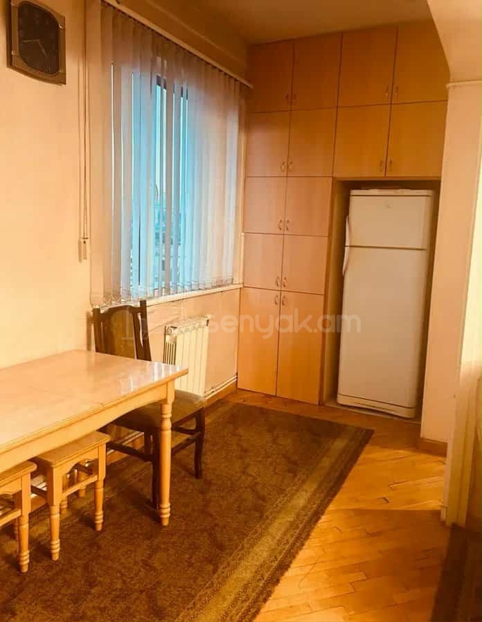 2 Սենյականոց Բնակարան Քարե Շենքում, 67քմ, 2/5 հարկ, Նորմալ Վիճակում