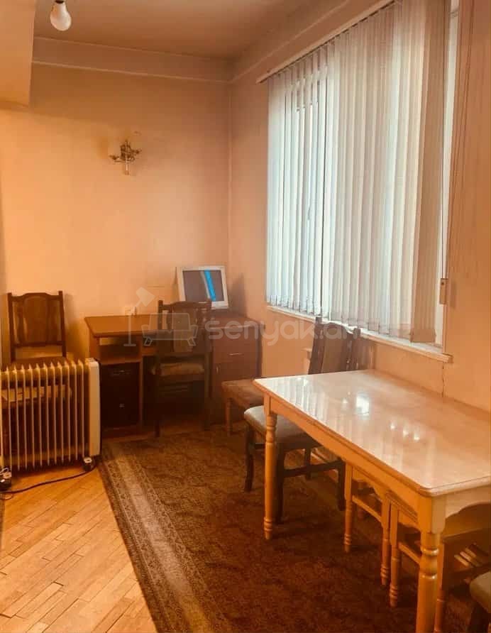 2 Սենյականոց Բնակարան Քարե Շենքում, 67քմ, 2/5 հարկ, Նորմալ Վիճակում